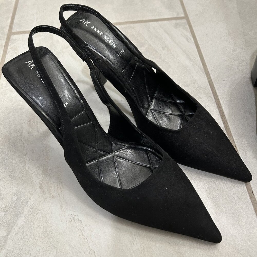 Anne Klein Black Slingbacks